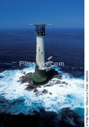 Le phare de Wolf Rock. - © Philip Plisson / Plisson La Trinité / AA02300 - Photo Galleries - Lighthouse [England]
