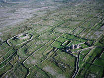 Le fort de Dùn Eochla sur Inishmore © Philip Plisson / Plisson La Trinité / AA02463 - Photo Galleries - Low wall
