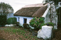 Cottage dans le connemara. © Philip Plisson / Plisson La Trinité / AA02532 - Photo Galleries - Cottage