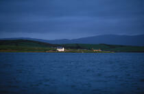 Maison dans Clew Bay. © Philip Plisson / Plisson La Trinité / AA02549 - Photo Galleries - Ireland, the green island