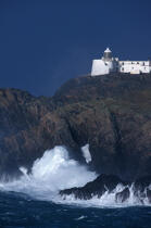Phare sur la côte irlandaise. © Philip Plisson / Plisson La Trinité / AA02588 - Photo Galleries - Lighthouse [Ire]