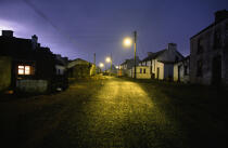 Rue la nuit à Tory island. © Philip Plisson / Plisson La Trinité / AA02602 - Photo Galleries - Night
