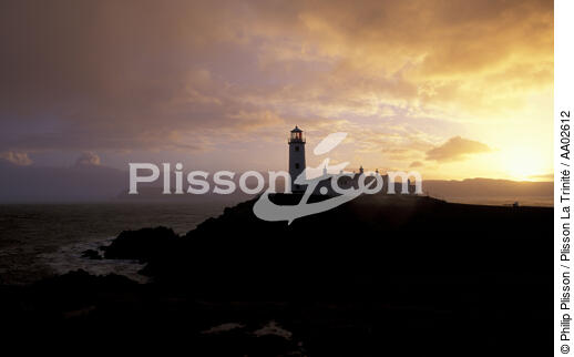 Phare de Fanad Head. - © Philip Plisson / Plisson La Trinité / AA02612 - Nos reportages photos - Irlande, l'île verte
