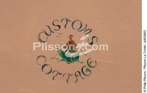 Enseigne déssinée sur un mur à Crookhaven. - © Philip Plisson / Plisson La Trinité / AA02663 - Nos reportages photos - Enseigne