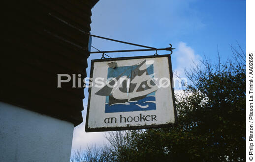 Enseigne sur Lettermore Island. - © Philip Plisson / Plisson La Trinité / AA02695 - Nos reportages photos - Irlande