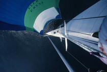 En haut du mat © Philip Plisson / Plisson La Trinité / AA03037 - Photo Galleries - Masts
