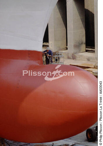 Le bulbe d'un cargo aux Chantiers de l'Atlantique - © Philip Plisson / Plisson La Trinité / AA03043 - Photo Galleries - Shipyard