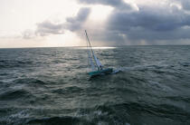 Groupe LG en contre jour © Philip Plisson / Plisson La Trinité / AA03061 - Photo Galleries - Sailing Race