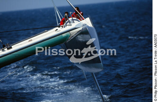 Bruno Peyron à la barre de Explorer - © Philip Plisson / Plisson La Trinité / AA03070 - Photo Galleries - Sailing Race