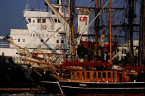 L'Abeille Flandre dans le port de Brest © Philip Plisson / Plisson La Trinité / AA03139 - Photo Galleries - Abeille-Flandre [The]