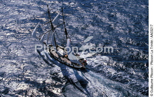 Goélette la Recouvrance - © Guillaume Plisson / Plisson La Trinité / AA03217 - Photo Galleries - Iceland schooner with topsails