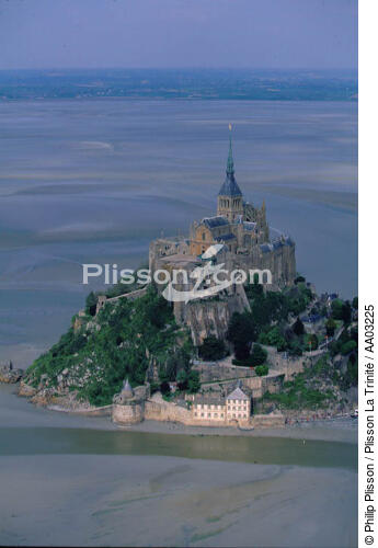 Le Mont Saint Michel dans la Manche - © Philip Plisson / Plisson La Trinité / AA03225 - Nos reportages photos - Culte