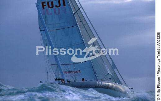 Fujicolor III pendant le Vendée Globe 92 - © Philip Plisson / Plisson La Trinité / AA03238 - Nos reportages photos - Maxi