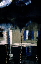 Reflet dans le port du Bono. © Philip Plisson / Plisson La Trinité / AA03436 - Photo Galleries - Auray [The River of]
