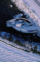 Epave sous la neige. © Guillaume Plisson / Plisson La Trinité / AA03533 - Photo Galleries - Shipwreck