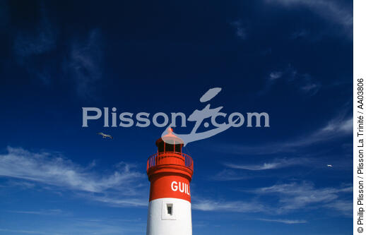 Le phare du Guilvinec dans le Finistère sud - © Philip Plisson / Plisson La Trinité / AA03806 - Nos reportages photos - Phares France