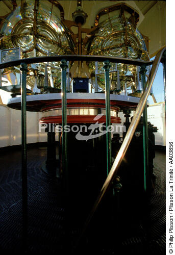 Lentille et escalier du Goulphar. - © Philip Plisson / Plisson La Trinité / AA03856 - Nos reportages photos - Escalier