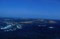 Vue aérienne des 7 îles. © Philip Plisson / Plisson La Trinité / AA03920 - Nos reportages photos - Phare