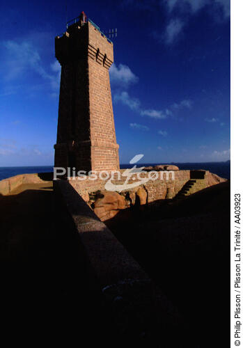 Phare du Mean-Ruz. - © Philip Plisson / Plisson La Trinité / AA03923 - Photo Galleries - Lighthouse [22]
