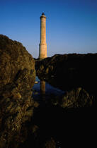 Les Héaux de bréhat vue entre les rochers. © Philip Plisson / Plisson La Trinité / AA03929 - Photo Galleries - Lighthouse [22]