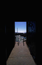 Vue de la porte du phare des Roches Douvres. © Philip Plisson / Plisson La Trinité / AA03950 - Nos reportages photos - Roches Douvres [Les]