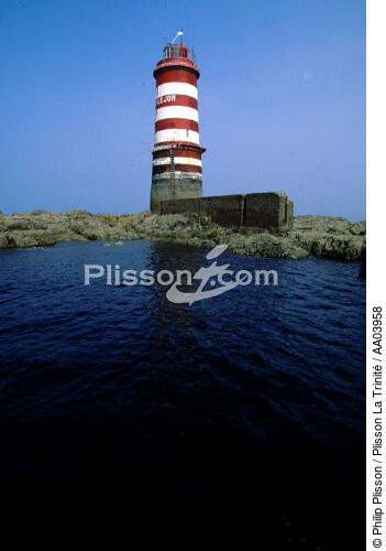 Le phare du Grand Léjon. - © Philip Plisson / Plisson La Trinité / AA03958 - Nos reportages photos - Phare [22]
