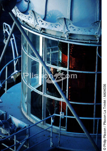 Théo Malgorne : le gardien de phare sur Kéréon - © Philip Plisson / Plisson La Trinité / AA04036 - Nos reportages photos - Phare [29]