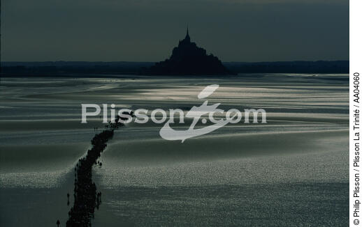 Pélerinage au Mont-st-Michel. - © Philip Plisson / Plisson La Trinité / AA04060 - Photo Galleries - Manche [The]