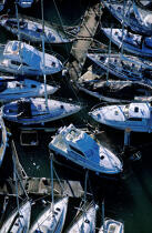 De nombreux dégats dans le port de la Rochelle après la tempête de décembre 99 © Philip Plisson / Plisson La Trinité / AA04194 - Photo Galleries - La Rochelle
