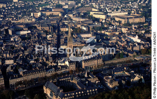 Quimper et sa cathédrale - © Philip Plisson / Plisson La Trinité / AA04241 - Photo Galleries - Cathedral