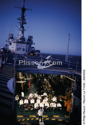 Musiciens à bord du Jeanne d'Arc. - © Philip Plisson / Plisson La Trinité / AA04552 - Nos reportages photos - Loisir
