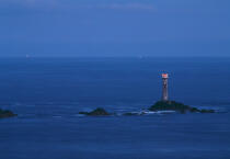 Longships Lighthouse at night.England. © Philip Plisson / Plisson La Trinité / AA04695 - Photo Galleries - Longships [lighthouse]
