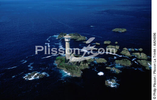 Le phare de Longships en Angleterre. - © Philip Plisson / Plisson La Trinité / AA04696 - Photo Galleries - Lighthouse [England]