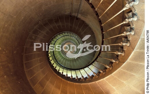 L'escalier du phare Les Baleines. - © Philip Plisson / Plisson La Trinité / AA04798 - Nos reportages photos - Escalier