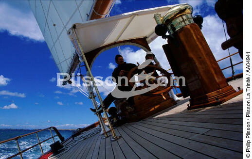 A la barre de Shenandoah. - © Philip Plisson / Plisson La Trinité / AA04941 - Nos reportages photos - Elément d'un bateau