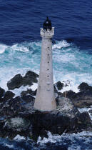Dans le sud ouest de l'écosse, le phare de Skerryvore © Philip Plisson / Plisson La Trinité / AA05000 - Nos reportages photos - Phare [Eco]