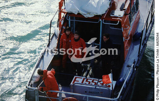 Bertrand de Broc après son sauvetage. - © Philip Plisson / Plisson La Trinité / AA05044 - Photo Galleries - Sailing Race
