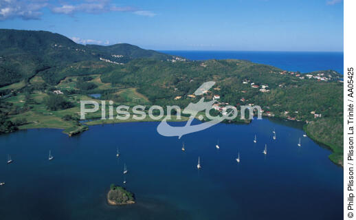 L'Anse des trois-îlets - © Philip Plisson / Plisson La Trinité / AA05425 - Nos reportages photos - Sport non nautique