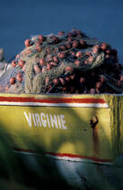 Bateau de pêche avec ses filets © Philip Plisson / Plisson La Trinité / AA05447 - Photo Galleries - Fishing equipment
