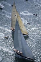 Endeavour et Shamrock V bord à bord. © Philip Plisson / Plisson La Trinité / AA05546 - Photo Galleries - Aerial shot