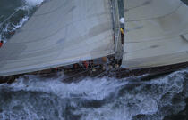 Shamrock sur un bord de près. © Philip Plisson / Plisson La Trinité / AA05561 - Photo Galleries - J Class yacht