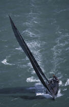 Le maxi monocoque, Stealth. © Philip Plisson / Plisson La Trinité / AA05562 - Photo Galleries - Sailing Race