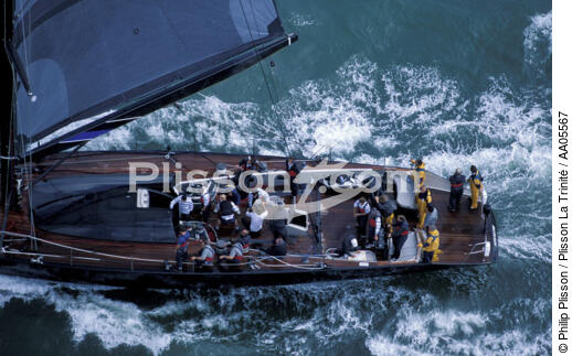 Le maxi monocoque, Stealth. - © Philip Plisson / Plisson La Trinité / AA05567 - Photo Galleries - Sailing Race