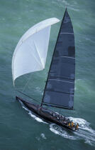 Le maxi monocoque, Stealth. © Philip Plisson / Plisson La Trinité / AA05568 - Photo Galleries - Sailing Race