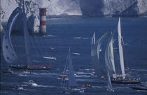 Endeavour devant les Needles. © Philip Plisson / Plisson La Trinité / AA05597 - Photo Galleries - J Class yacht