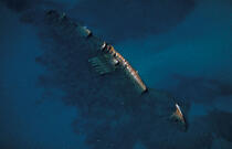 Epave sur les côtes corses. © Philip Plisson / Plisson La Trinité / AA05681 - Photo Galleries - Aerial shot