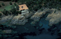 Maison isolée en Corse. © Philip Plisson / Plisson La Trinité / AA05682 - Nos reportages photos - Détails