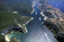 Bonifacio. © Philip Plisson / Plisson La Trinité / AA05698 - Nos reportages photos - Ville [Corse]