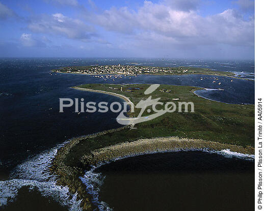L'île de Molène. - © Philip Plisson / Plisson La Trinité / AA05914 - Nos reportages photos - Mer d'Iroise