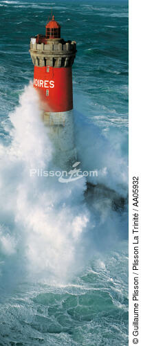 Le phare des Pierres Noires. - © Guillaume Plisson / Plisson La Trinité / AA05932 - Nos reportages photos - Phares France